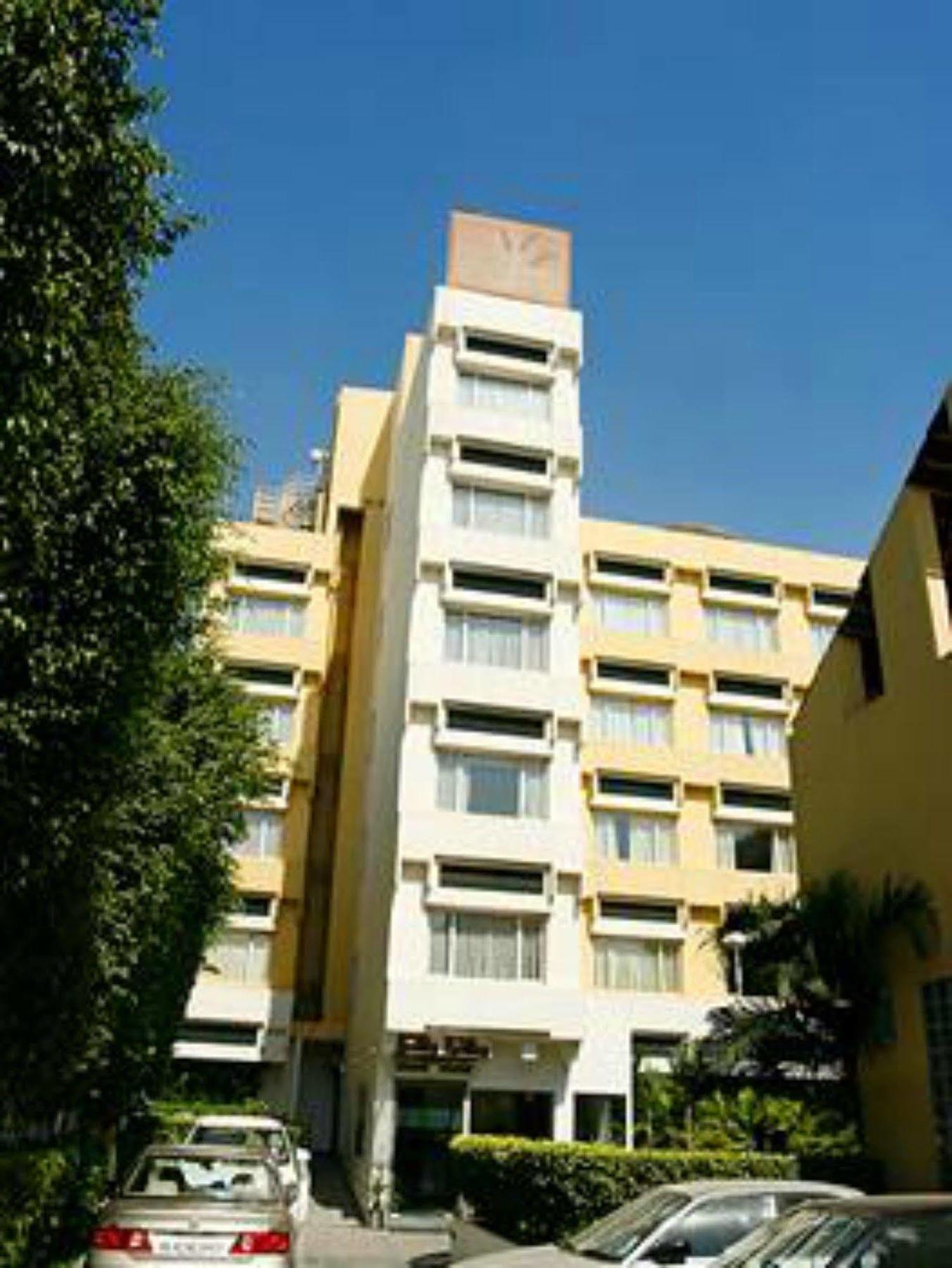 Lemon Tree Hotel, Udyog Vihar, Gurugram Гургаон Экстерьер фото